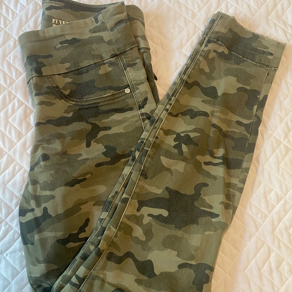 Rock & Republic Camo Women’s Pants